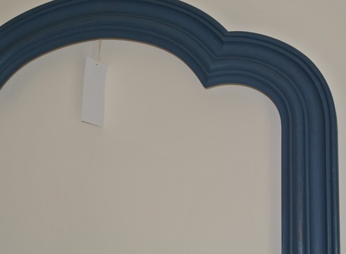 Cornice in legno rettangolare sagomata, laccata blu. - Foto 2 di 2