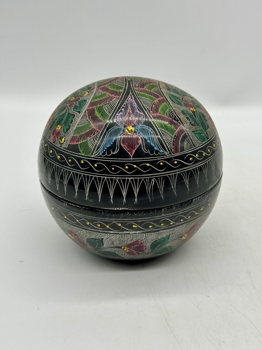 Vintage Lacquared Nesting Boxes Hand Painted Intricate Design Set