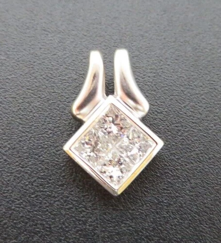 14K WG PRINCESS CUT DIAMOND PENDANT 0.40 tcw 1.44 grams (A16561-1)