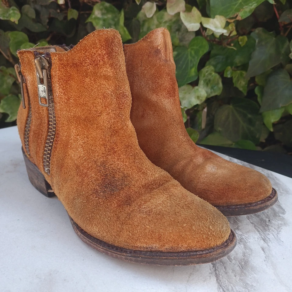 Freebird por Steven CLASH Botas de Tornozelo Femininas de Camurça Tamanho 7 Marrom Claro Zíper Lateral - Imagem 2 de 4