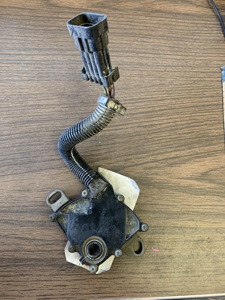 Chevrolet Córcega 1988-1990 interruptor de seguridad neutro OEM probado usado funcionando Foto 2 de 4