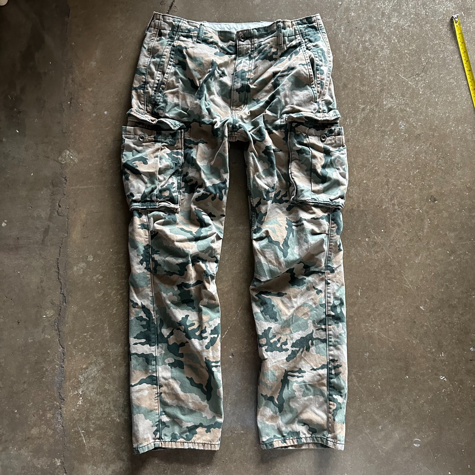 Levis Mens Camo Cargo Pants Measure 33x31 White Tab C… Gem