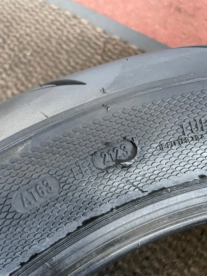 130/90-16 74H AV71 Tyre Avon Cobra front MT90 dot code 2123 Harley triumph bobb - Image 3 of 4