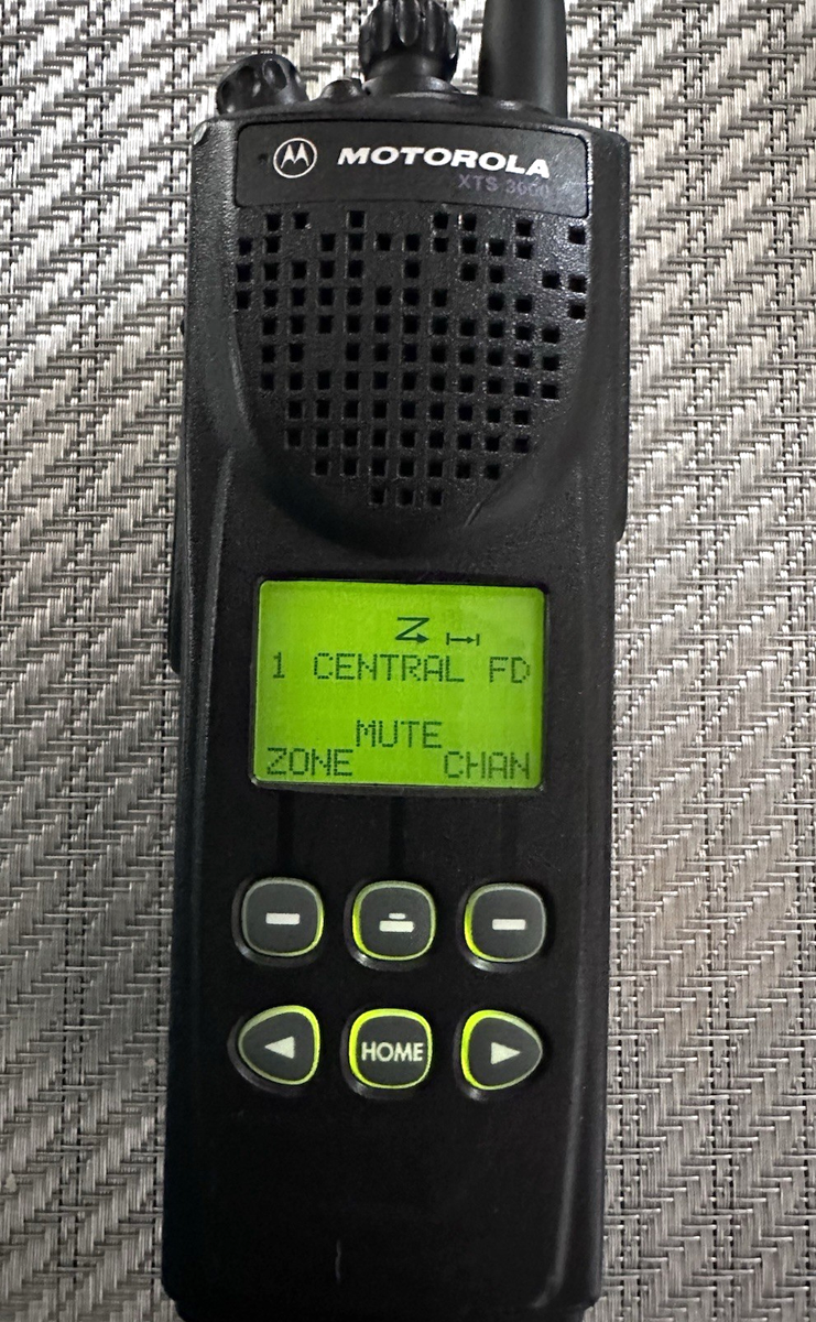 1- Motorola XTS3000 MODEL II. 700-800MHz W/LAFD FREQ PROGRAMMED AS