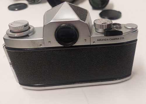 Miranda Sensomat RE 35mm fotocamera reflex pellicola con 2 obiettivi NON TESTATA SOLO PER PARTI - Foto 4 di 5