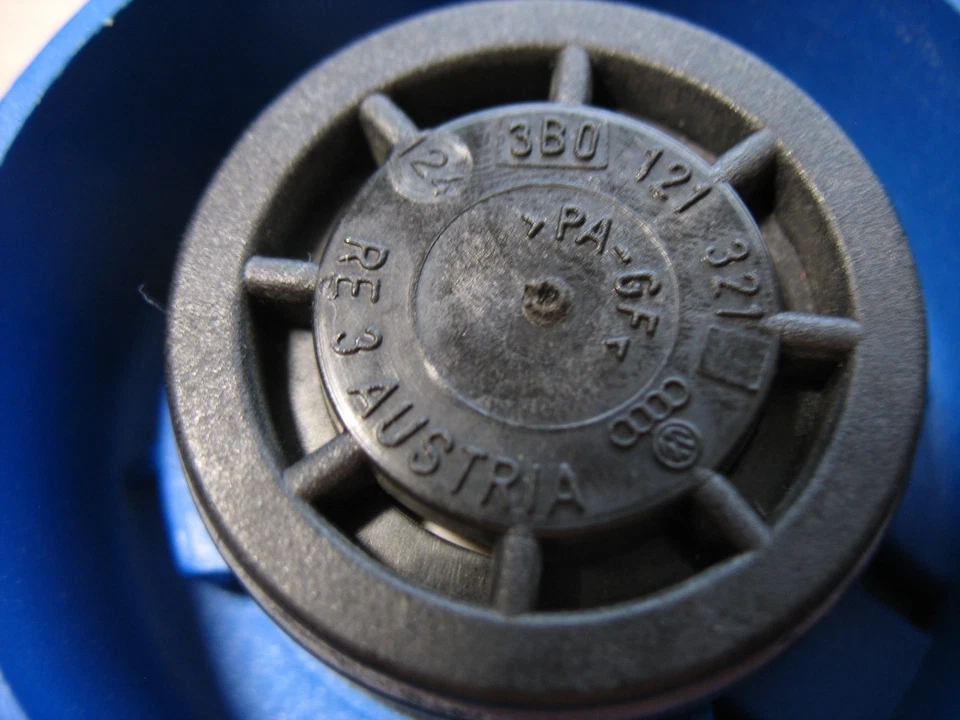 Radiator Cap for Volkswagen Jetta Passat Golf Beetle Audi A4 Q5 A5 A6 A3 Porsche - Image 4 of 4