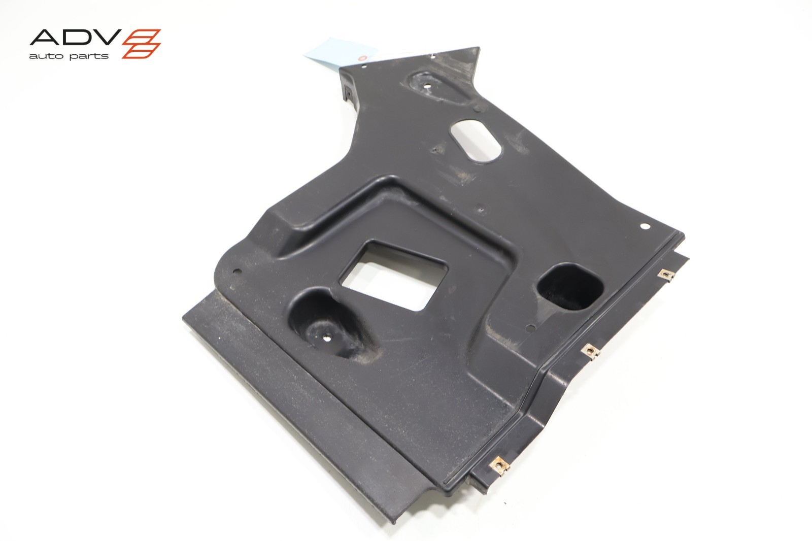 Maserati Ghibli S Q4 2014-2020 Front Right Body side shield P/N 14930