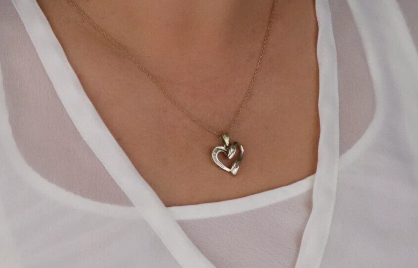 Collar de oro amarillo de 10k con corazón de diamantes cadena de 18" Foto 2 de 4