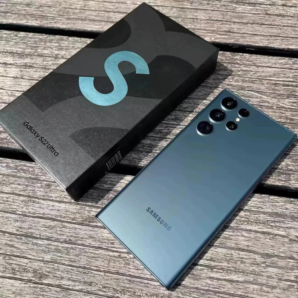 New Samsung Galaxy S22 Ultra 5G SM-S908U 128GB/256GB/512GB Unlocked Smartphone - Image 4 of 4