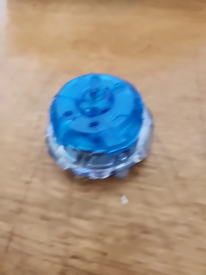 Ultimate Beyblade champion, Glory Regnar, de TAKARA TOMY! Foto 3 de 4