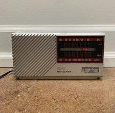 Vintage Soundesign Model No. 3030 AM/FM Table Radio Tuner Macau TESTED VGC