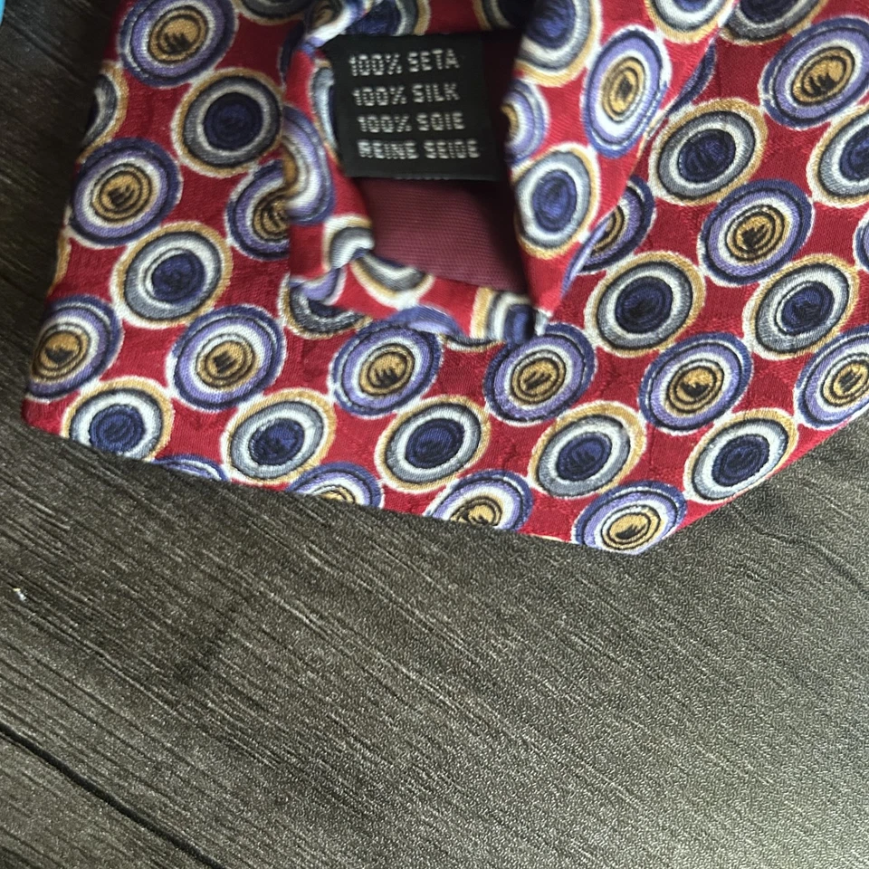 Corbata de seda Vito para hombre clásica roja azul patrón de círculo geométrico hecha a mano en Italia Foto 3 de 4