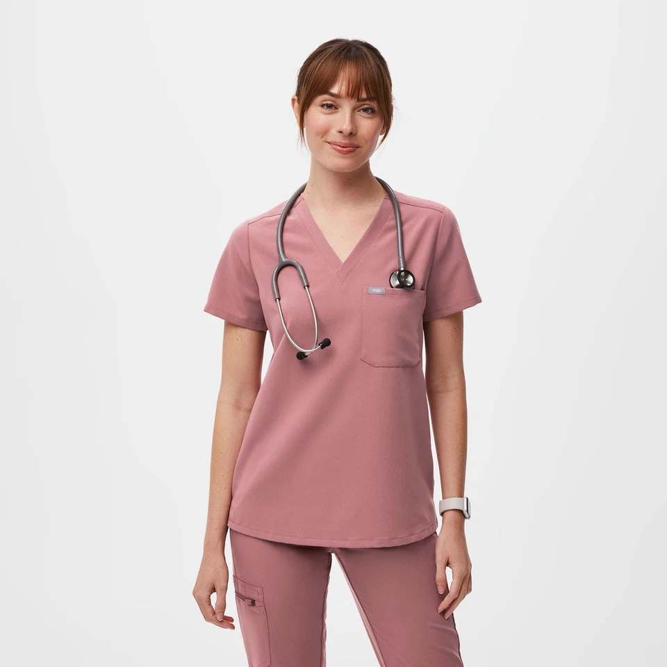 Blusa Médica FIGS Catarina Un Bolsillo y Joggers Zamora Malva Talla M Foto 2 de 4