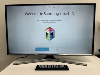 Samsung 32'' Smart TV UN32J5500 1080p Full HD LED HDMI Remote Stand & Org Box