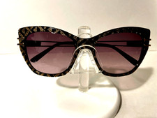 AUTHENTIC NEW L.A.M.B. WOMANS SUNGLASSES FRAME 585 GOLD w/LAMB CASE