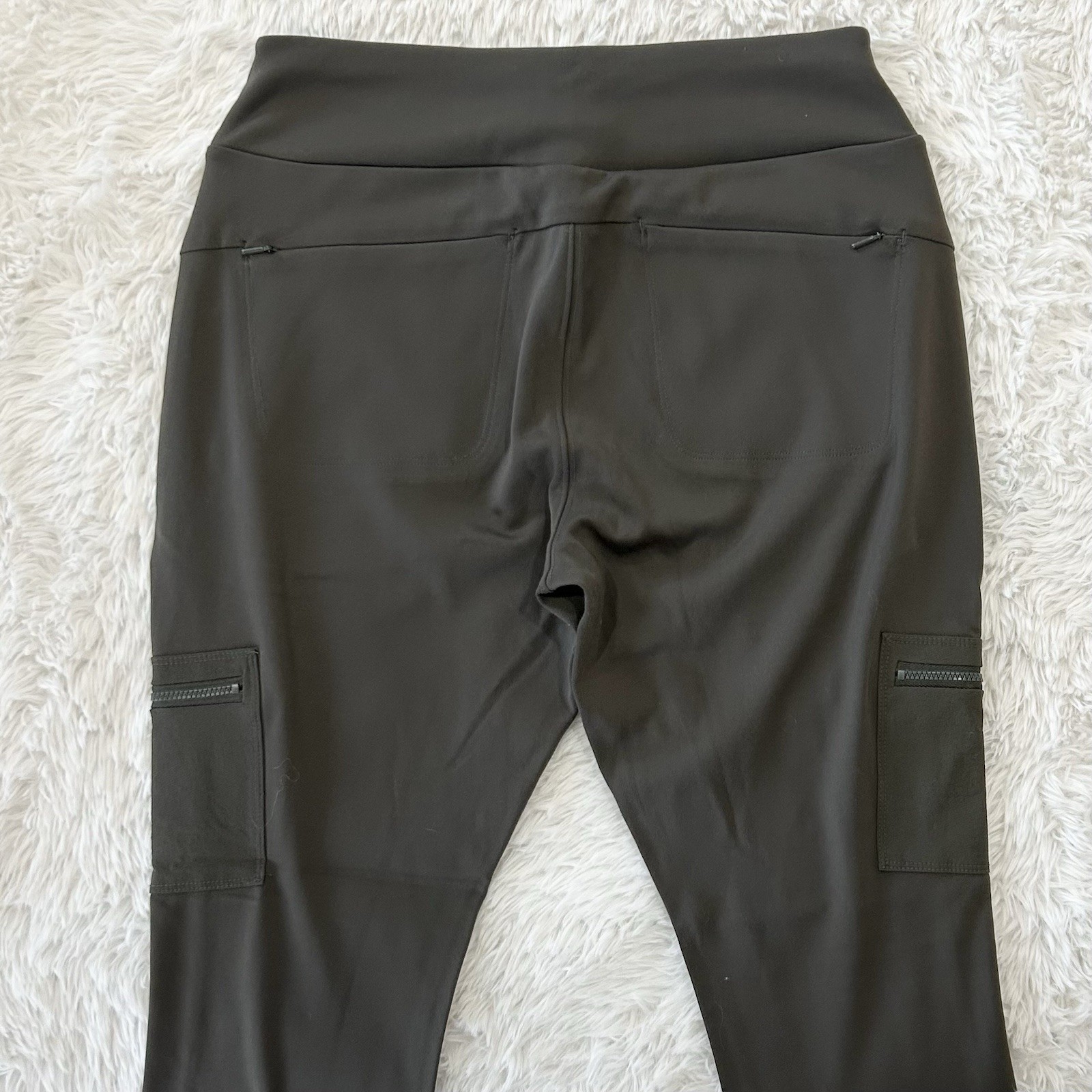 Athleta Headlands Hybrid Cargo Tight Leggings Pants Size 10 Olive Green Trail