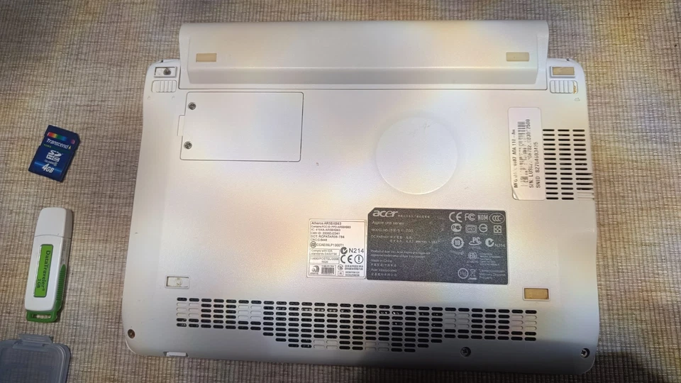 Acer Aspire One LG5 10Zoll - weiß, betriebsbereit mit Linux - Bild 4 von 4