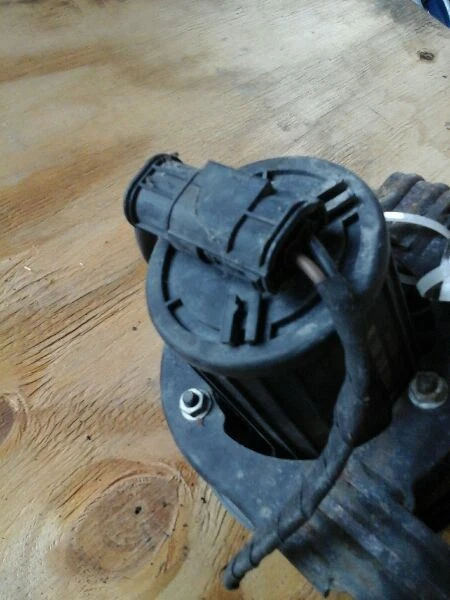 Bomba de inyección de aire para BMW 745i 88127 02-05 Foto 3 de 4