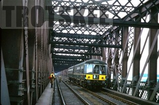 35mm Slide BR British Railways DMU Tay Bridge 1966 Orig