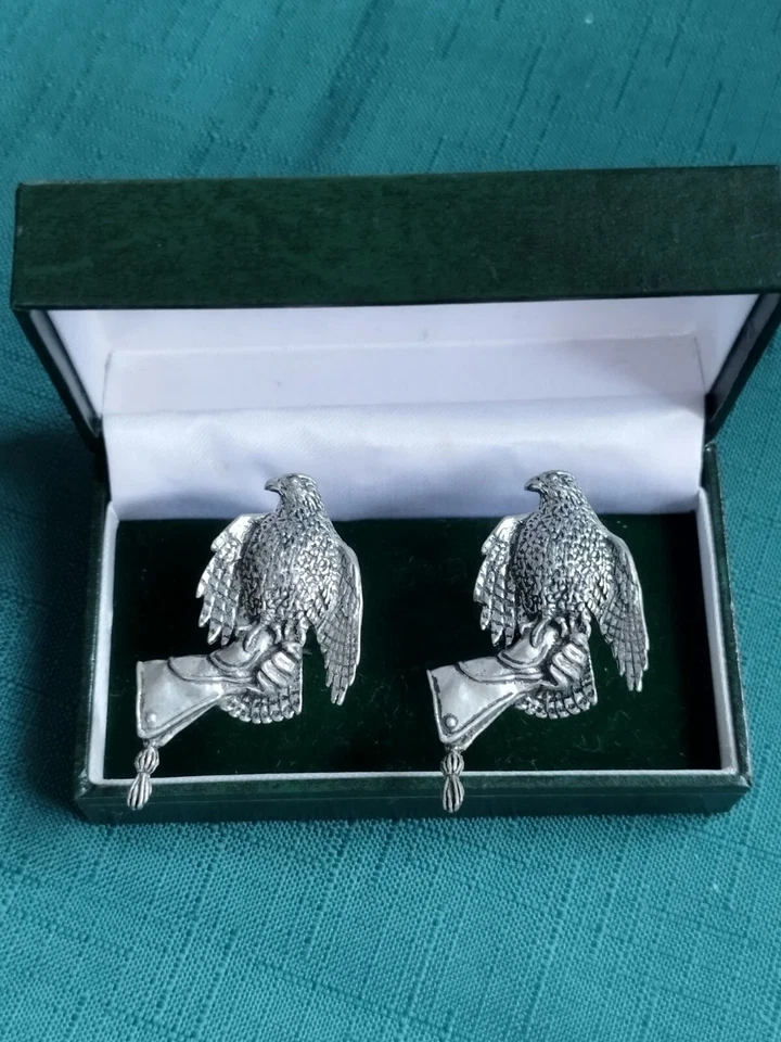 Gemelos Halcón en el Guante B31 Hecho a Mano Firmado Cazadores Guardabos Cabaña Regalos Foto 2 de 4