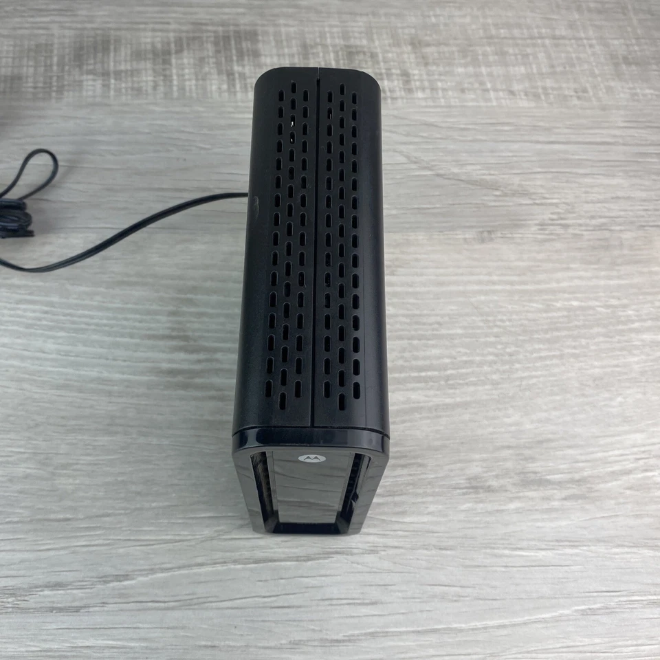 ARRIS SURFboard Docsis 3.0 Cable Modem Black SB6121 - Image 3 of 4