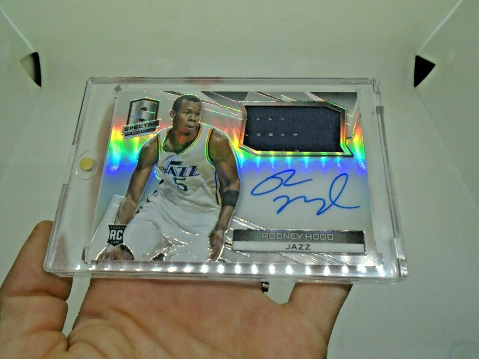 2014-15 PANINI SPECTRA RODNEY HOOD RPA ROOKIE PATCH AUTO SILVER PRIZM 117 /125 - Image 2 of 4