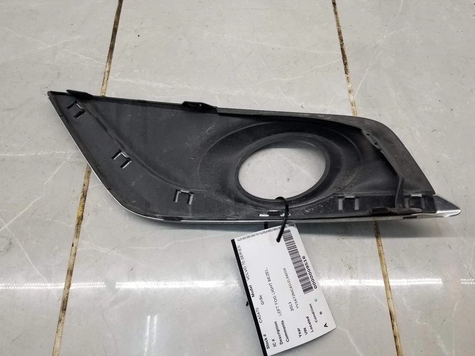 Volvo C70 2013 pasajero derecho luz antiniebla parrilla #009516 Foto 3 de 4