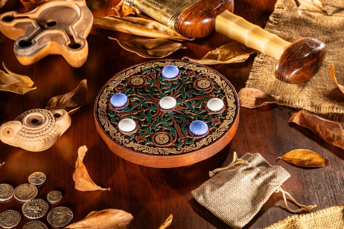 Terni Lapilli Gioco da tavolo dell'Antica Roma realizzato a mano