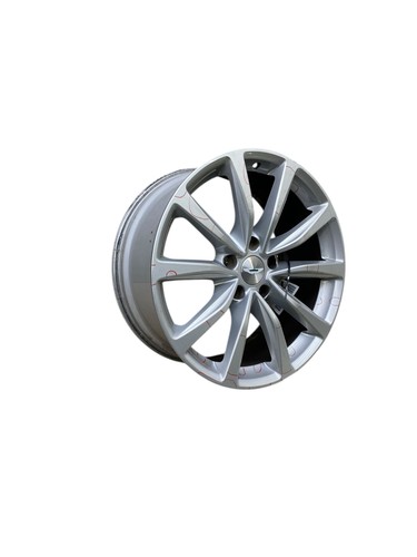 Aston Martin Vantage 2022 Front Wheel P/N HY531007RA Photo - $553