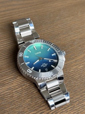 Oris Aquis (Great Barrier Reef IV Limited Edition) with Box & Papers