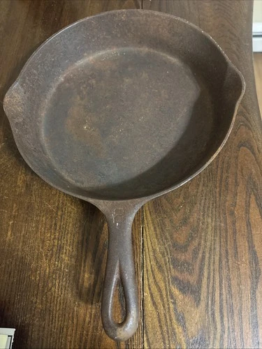 Griswold #8 Skillet 704 W Large Logo Cast Iron, Erie PA, 10.5" Double Spout