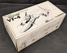 Macross VF-4 Valkyrie Super Dimension Fortress RETPPU 1:72 Garage Model Kit