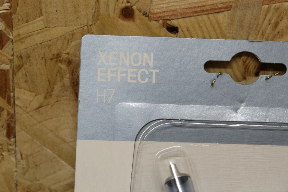 6000625006 Xenon Effect H7 Headlamp Bulb Kit New genuine Mopar part - Image 3 of 3