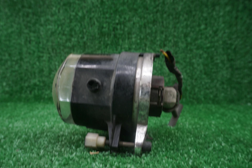 2001 2002 2003 2004 2005 2006 BMW 325ci RIGHT PASSENGER SIDE FOG LIGHT OEM  - Image 2 of 4