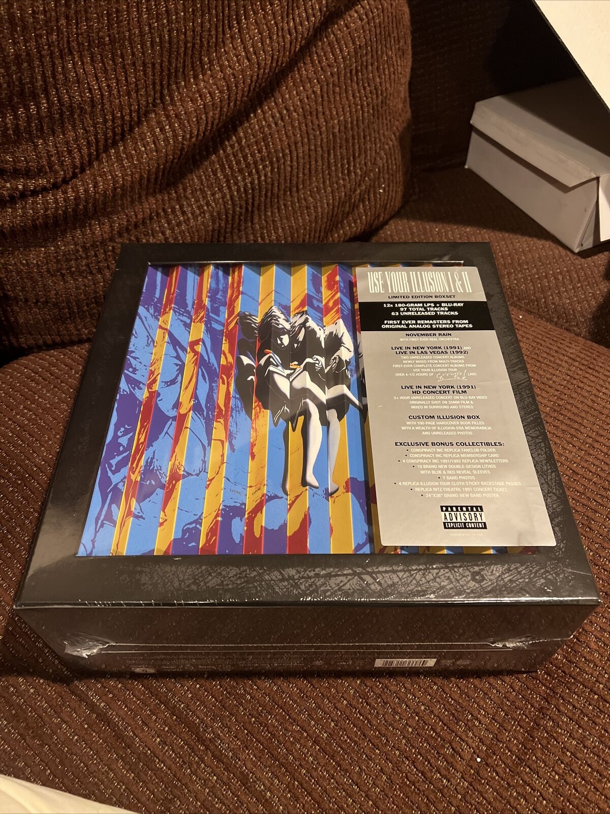 Guns N Roses -Use Your Illusion I&II,Super Deluxe 12LP Vinyl Box Set + Blu  Ray