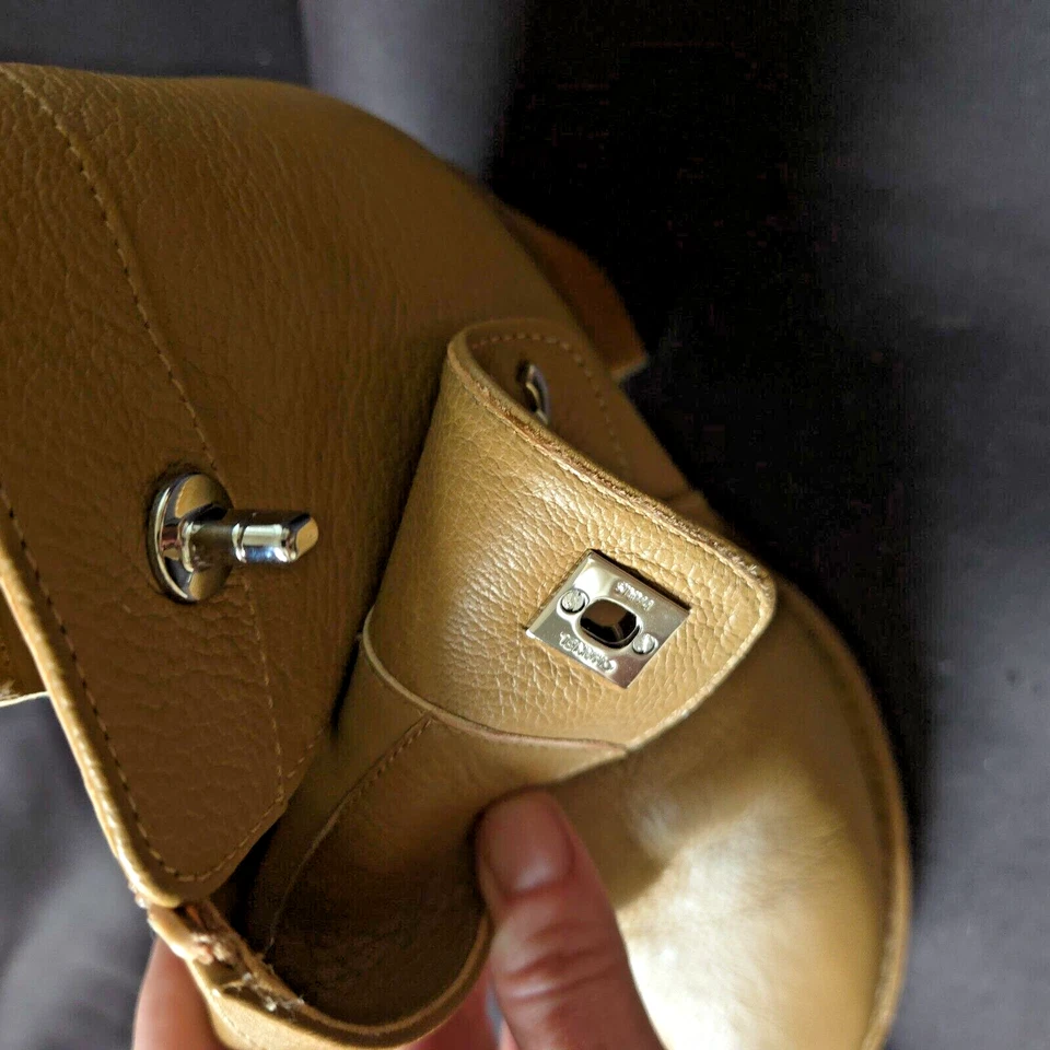 botas de tornozelo chanel, hardware CC intertravado, lindo excelente estado, - Imagem 4 de 4