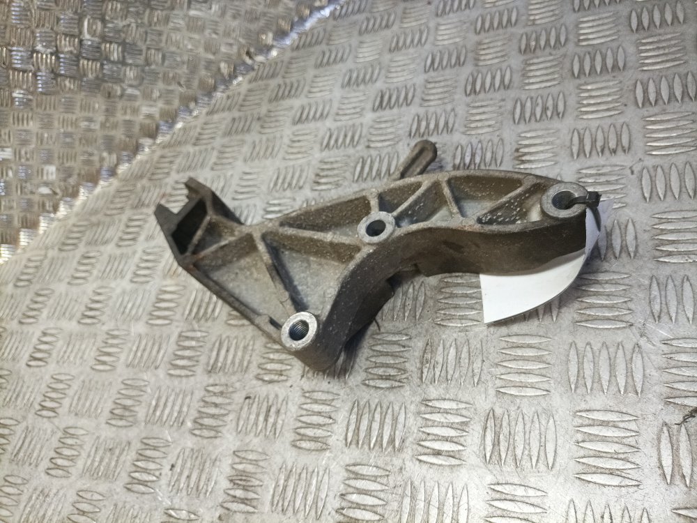 Vauxhall ZAFIRA B Mk2 1.9 CDTI 120 BHP Rear Gearbox Mount GM 
