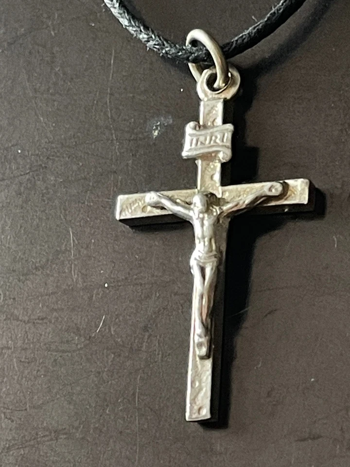Colgante Cruz INRI Crucifijo Jesús Plata de Ley 925 Foto 2 de 4