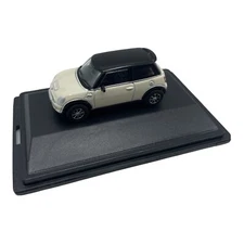 MINI Cooper S Hardtop R56 Pepper White with Black Roof Diecast car 1:76 OO Scale