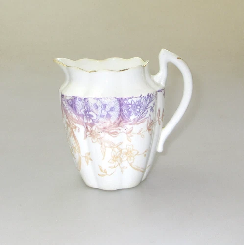 Wileman (Pre Shelley) China - Trailing Ivy - No 5024 Creamer
