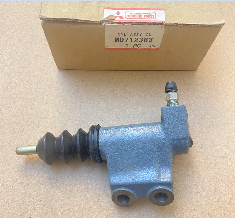 DHL ship : MD712383 Mitsubishi OEM Genuine CYL ASSY, CLUTCH 