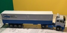 Camión Tekno Mercedes Benz con semirremolque a escala 1:50 con embalaje original.