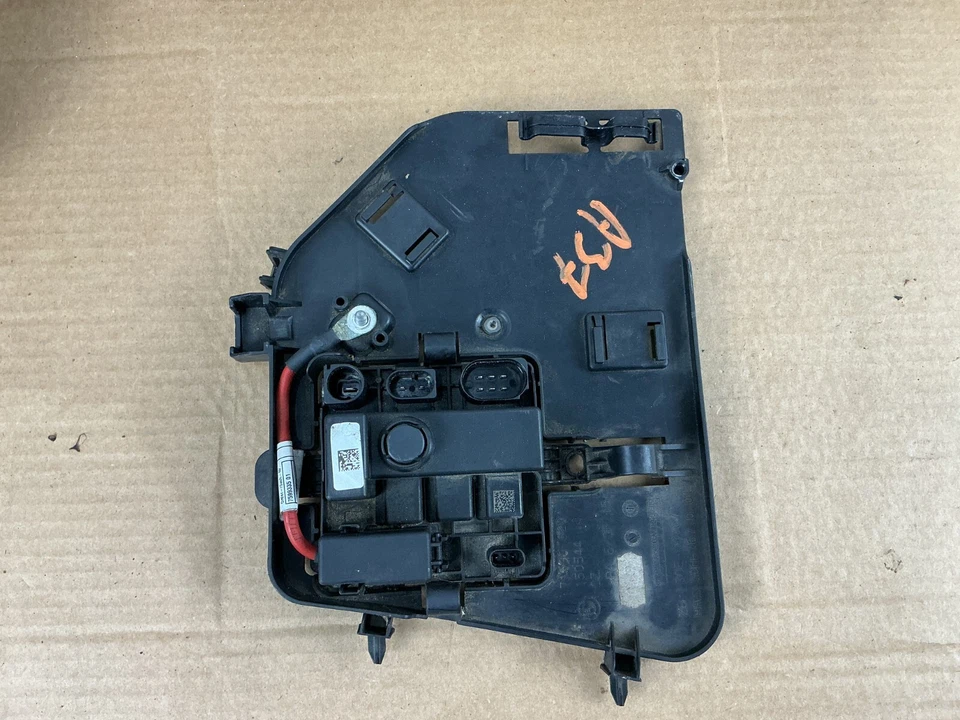 2010-2016 BMW 535i F10 xDrive Fuse Box Module Carrier Plate Bracket 7590620 OEM - Image 2 of 4