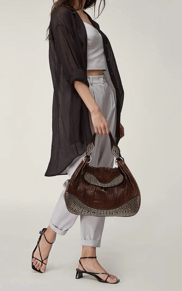 Bolso de Hombro Moschino Cuero Marrón Tachonado - Excelente Estado Foto 4 de 4