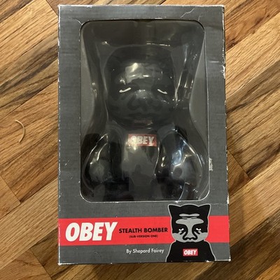 SHEPARD FAIREY OBEY signed STEALTH BOMBER Sub version 1 FIGURE in box