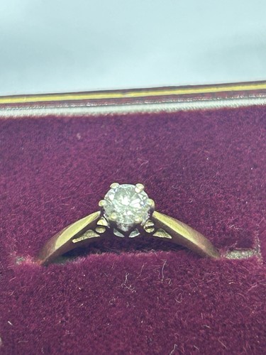 Anillo de compromiso solitario de diamantes de 0,25 quilates de oro de 9 quilates talla M1/2 - Imagen 2 de 9