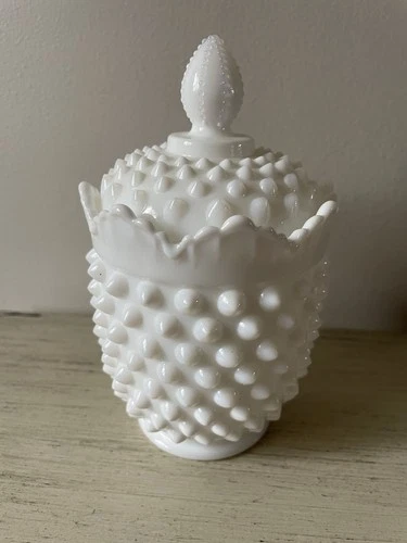 VINTAGE FENTON MILK GLASS HOBNAIL SUGAR BOWL WITH LID MINT CONDITION!