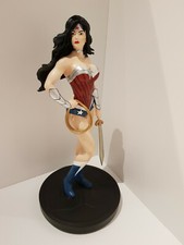 Hero Collector DC Limitierte Mega-Wonder Woman-Statuette (35 cm gro&szlig;)