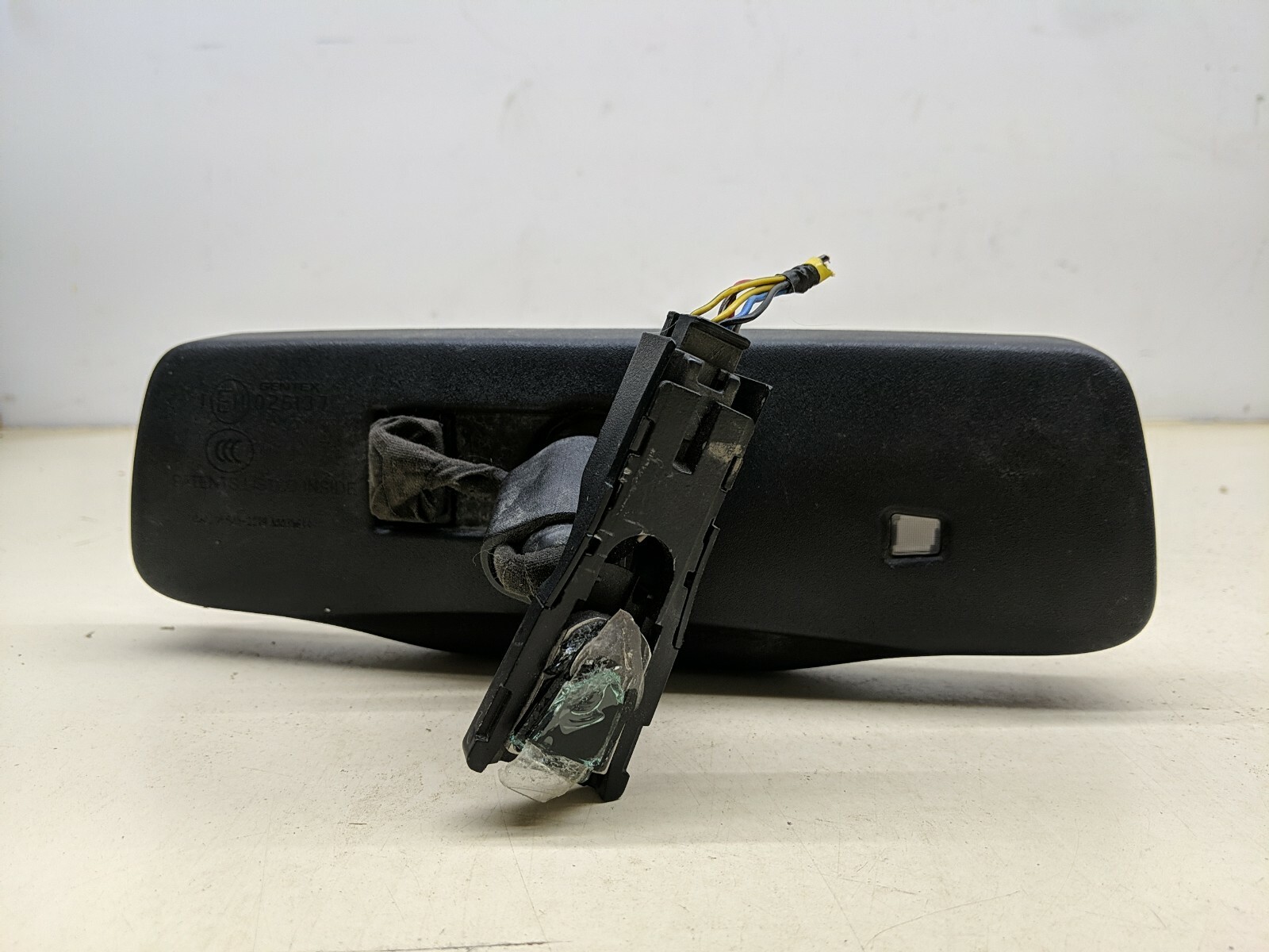 TOYOTA NISSAN REAR VIEW MIRROR WITH CAMERA DISPLAY 026137 OEM GNTX657