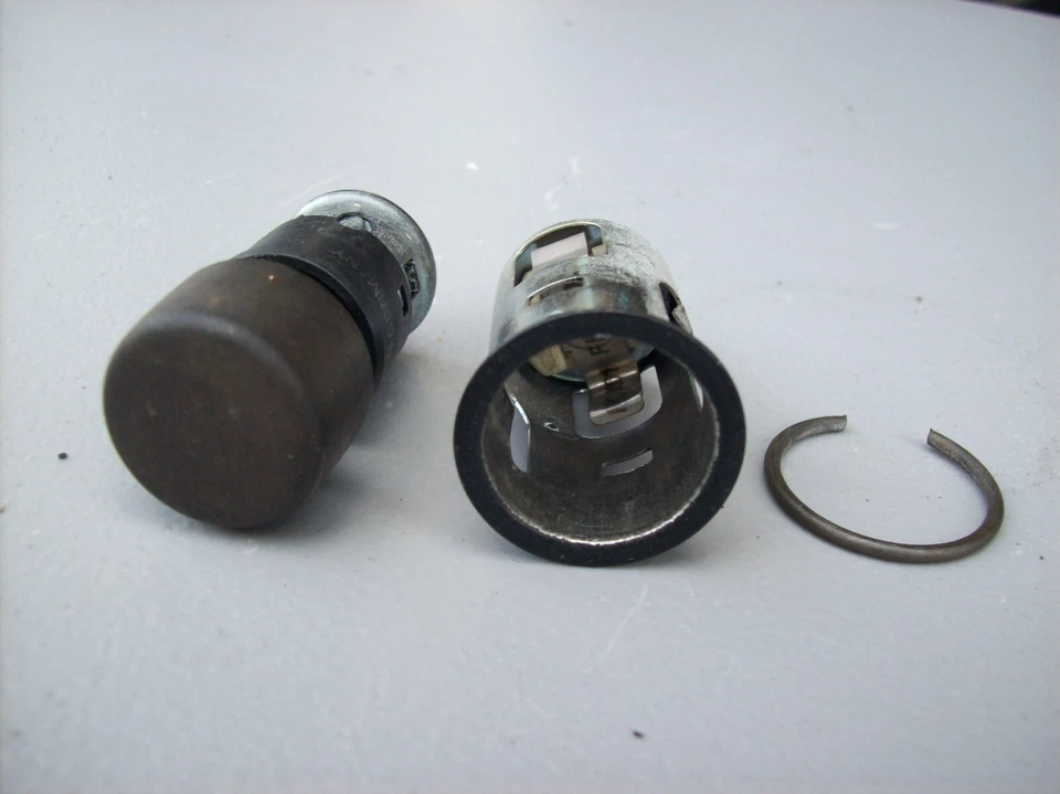 PORSCHE 944 968 Turbo S2 - Encendedor de cigarrillos con carcasa de calefacción Foto 3 de 4